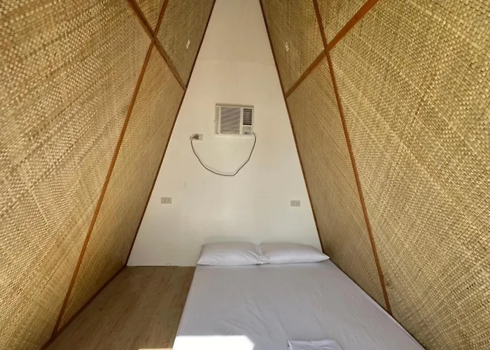 Tuyom By 7 Hostel